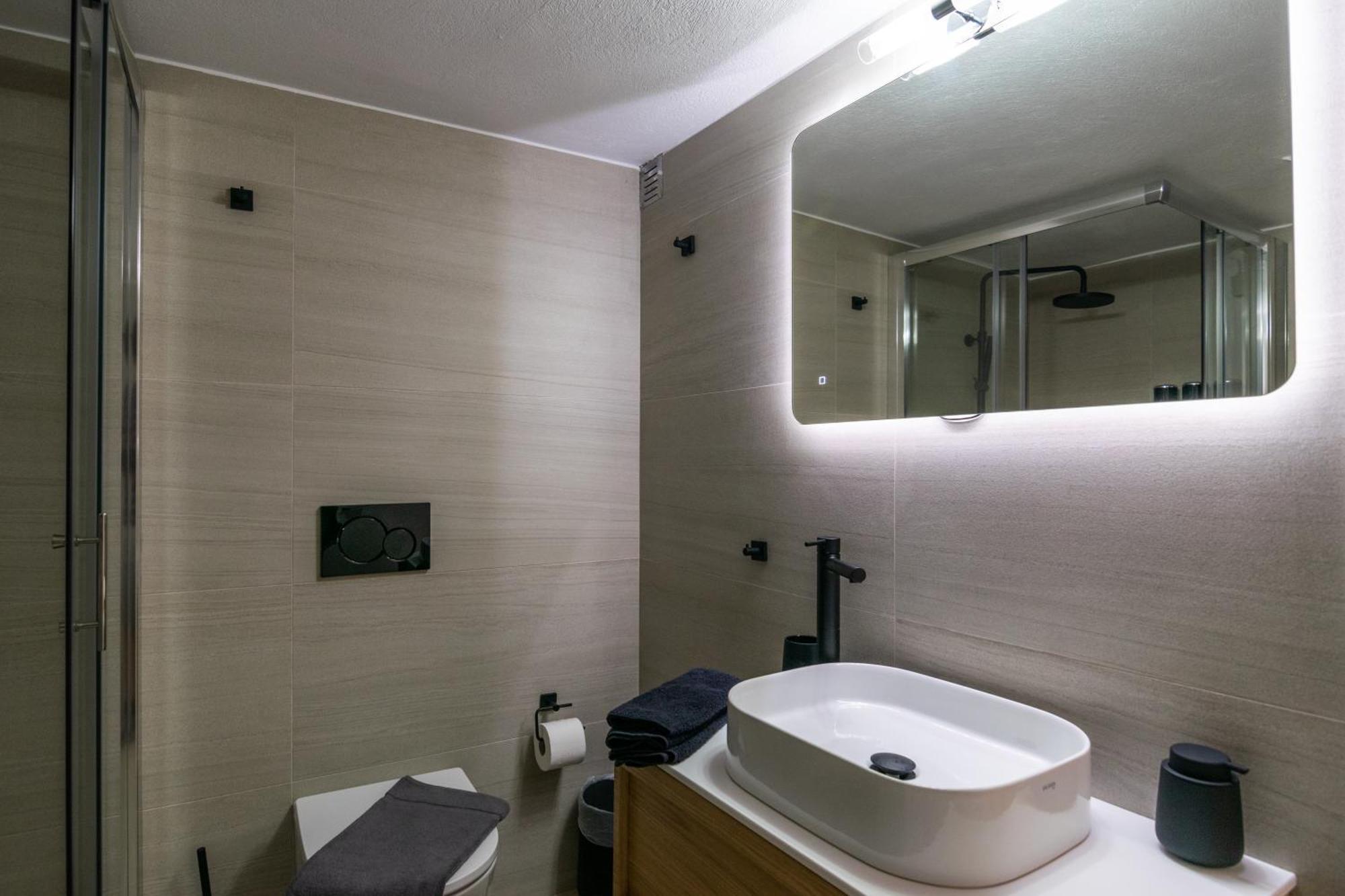Vitalis Residences - Haven Suites Adamantas  Exterior photo